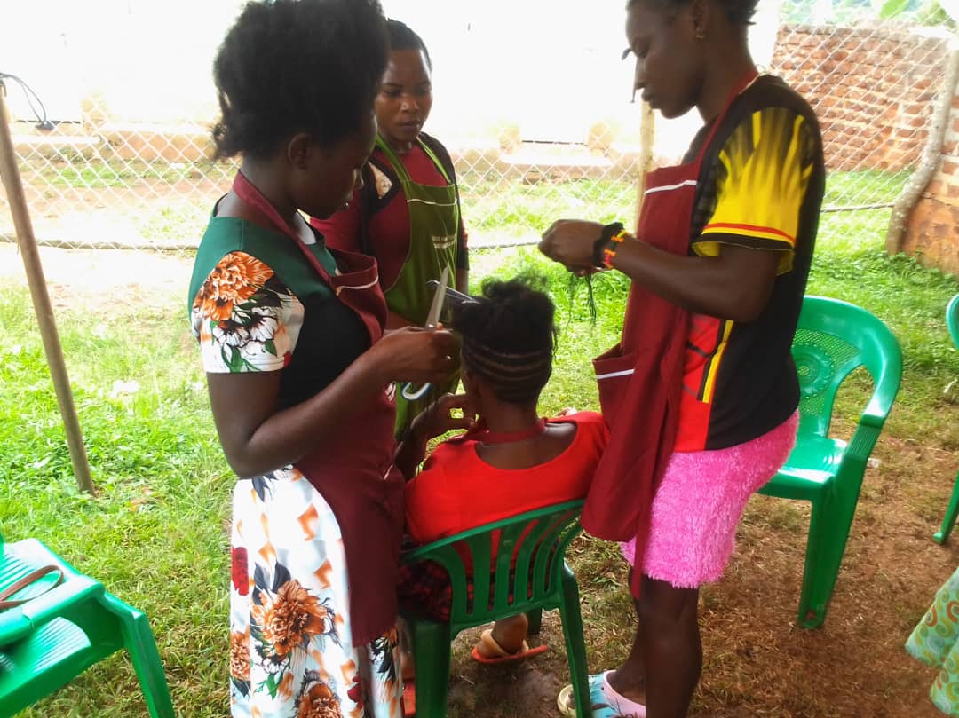 Hairdressing session